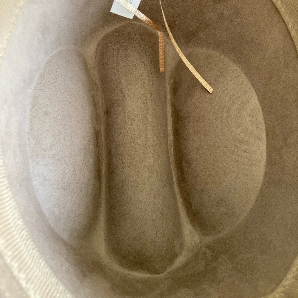 Illuma Taupe Faux Suede Western Cowboy Hat Silver Concho Band NWT